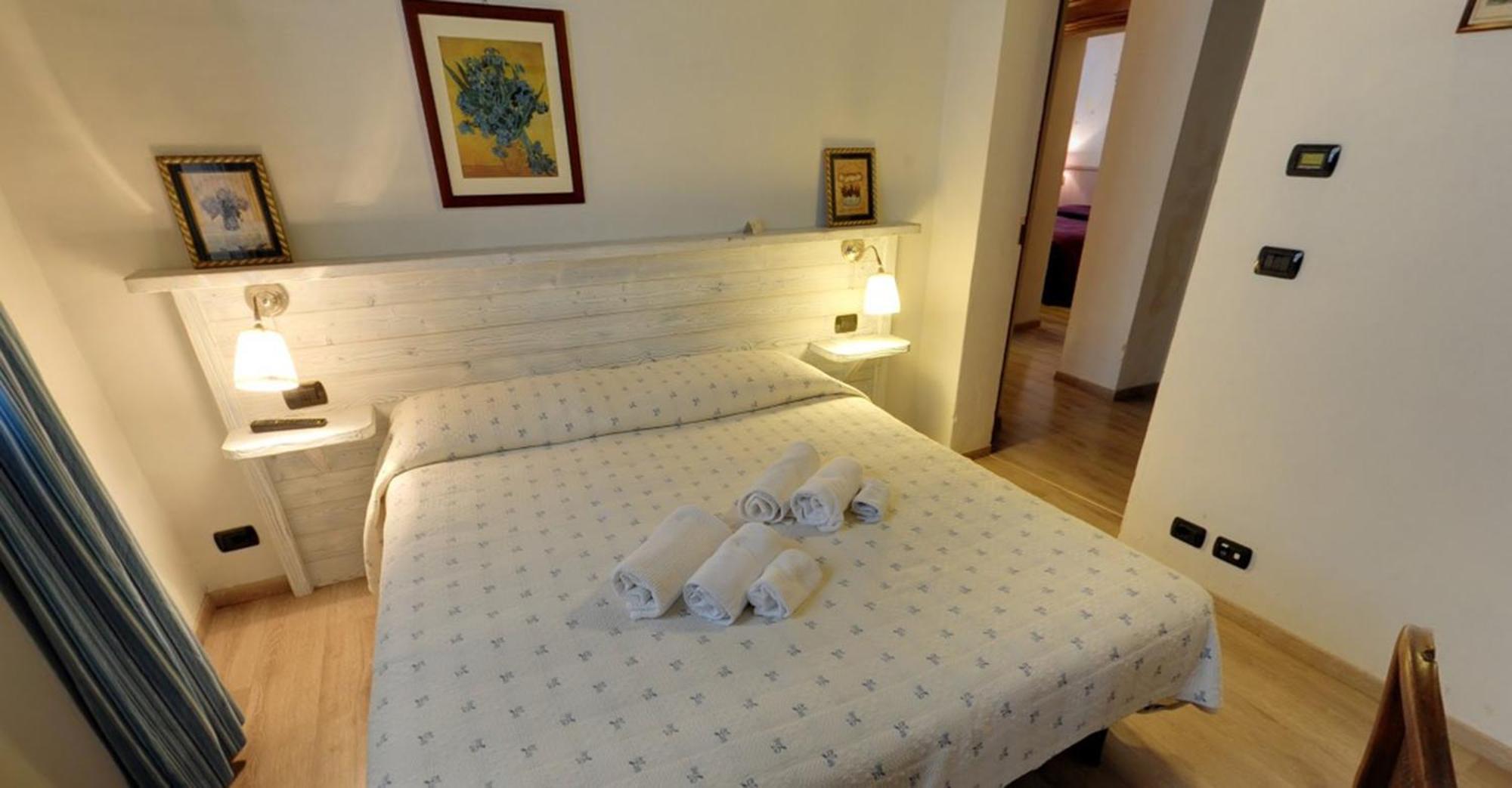 Domus Aurea Bed and Breakfast Saluzzo Rum bild
