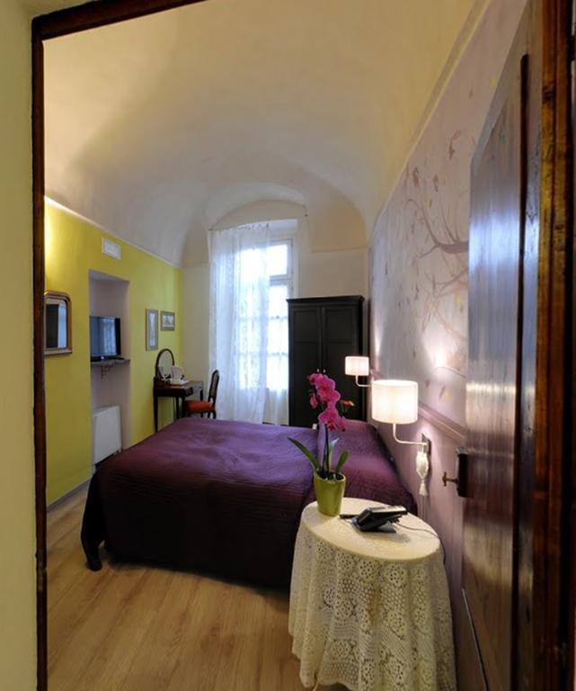 Domus Aurea Bed and Breakfast Saluzzo Exteriör bild