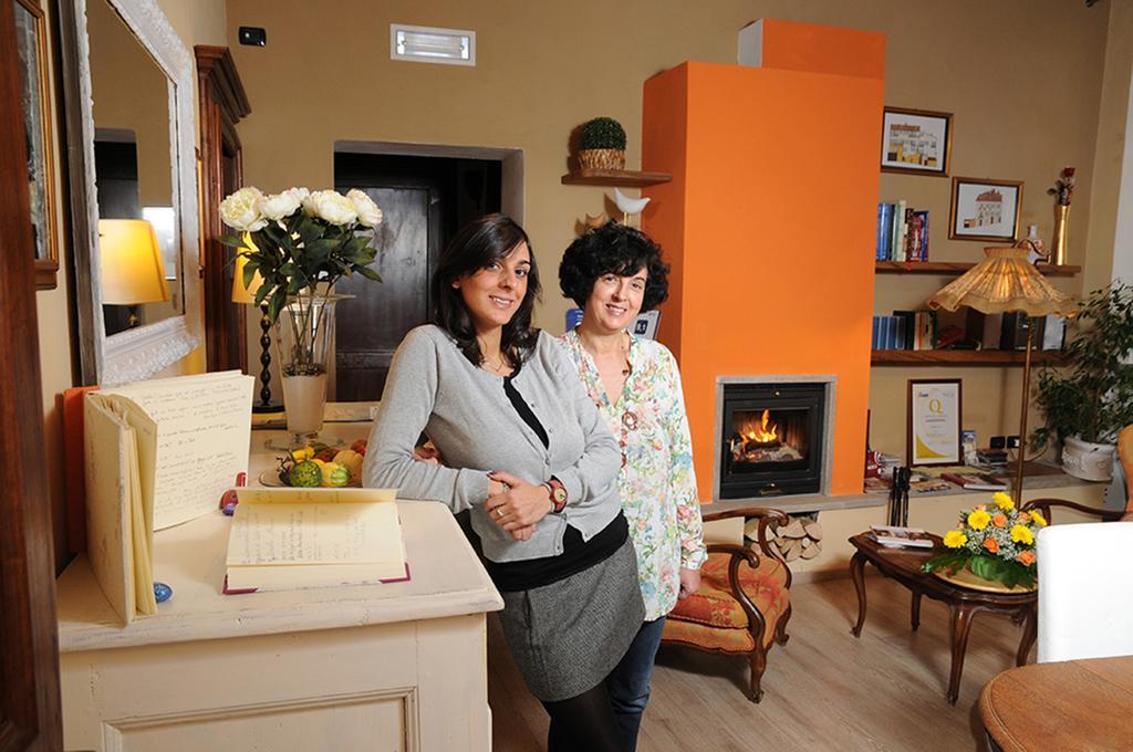 Domus Aurea Bed and Breakfast Saluzzo Exteriör bild