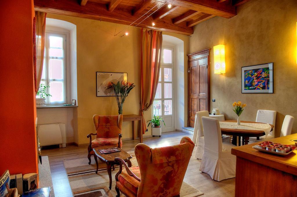 Domus Aurea Bed and Breakfast Saluzzo Exteriör bild